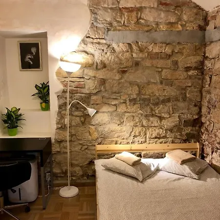 Benatska Apartment